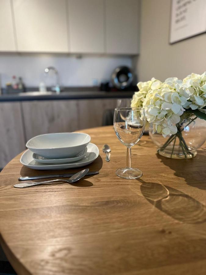 Koala & Tree - Modern 1 Bed Apartment For 4 Guests In The Heart Of Cambridge - Short Lets & Serviced Accommodation Exterior foto
